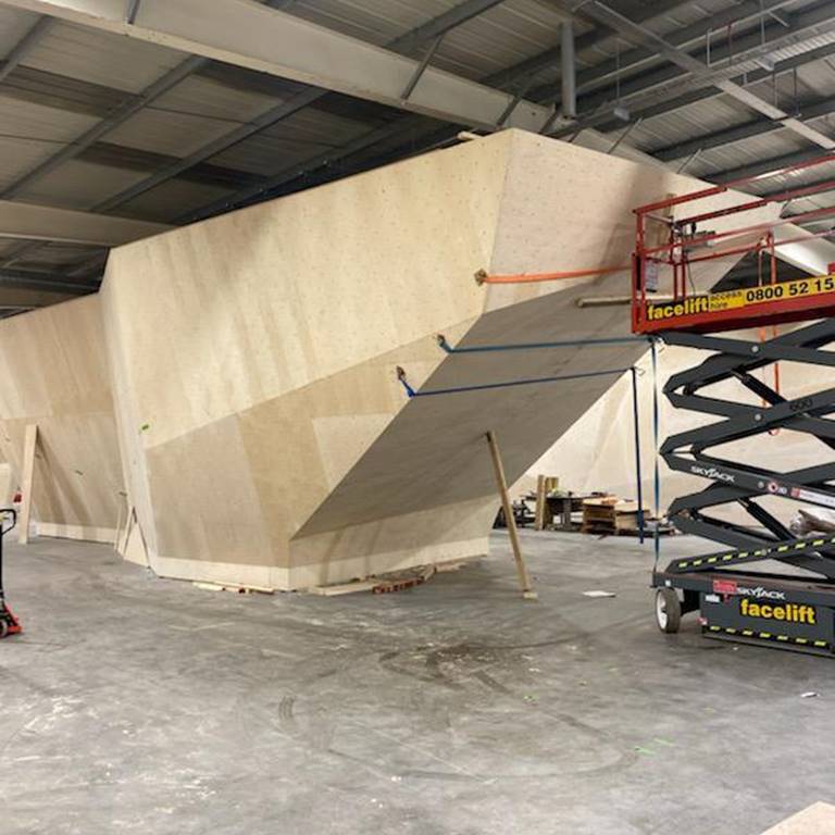 The roof takes shape